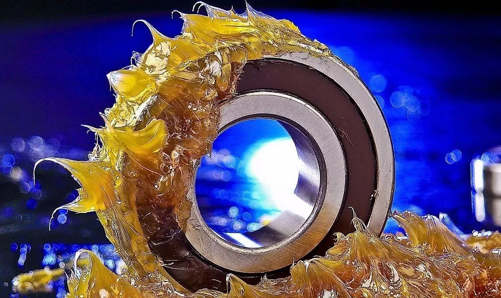 如何防止軸承潤滑脂添加過量呢？